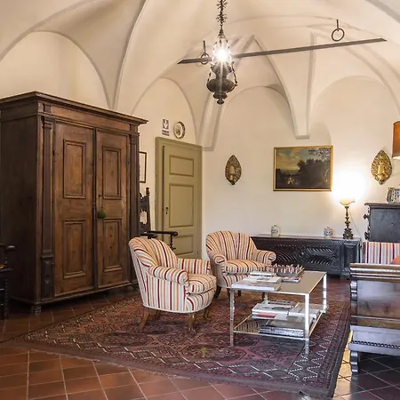 Palazzo Salis - La Dimora Del Conte Tirano